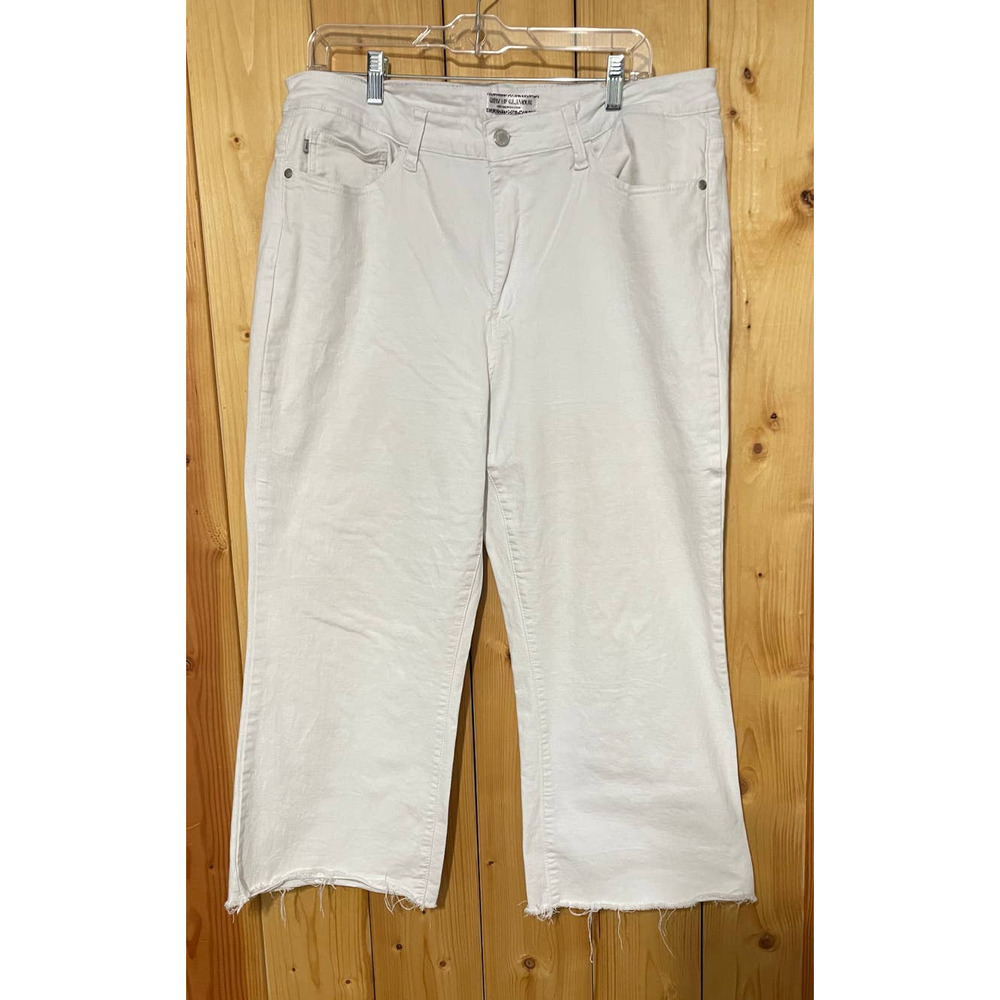 Women's White Judy Blue Wide Leg Crop Pant, 18W (A64)